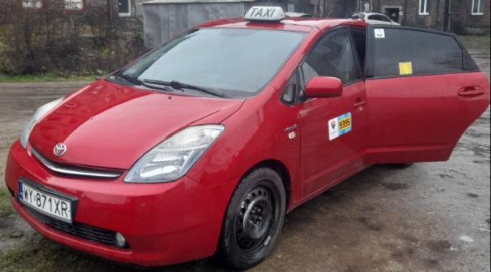 TOYOTA PRIUS