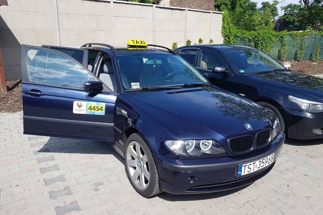 BMW320