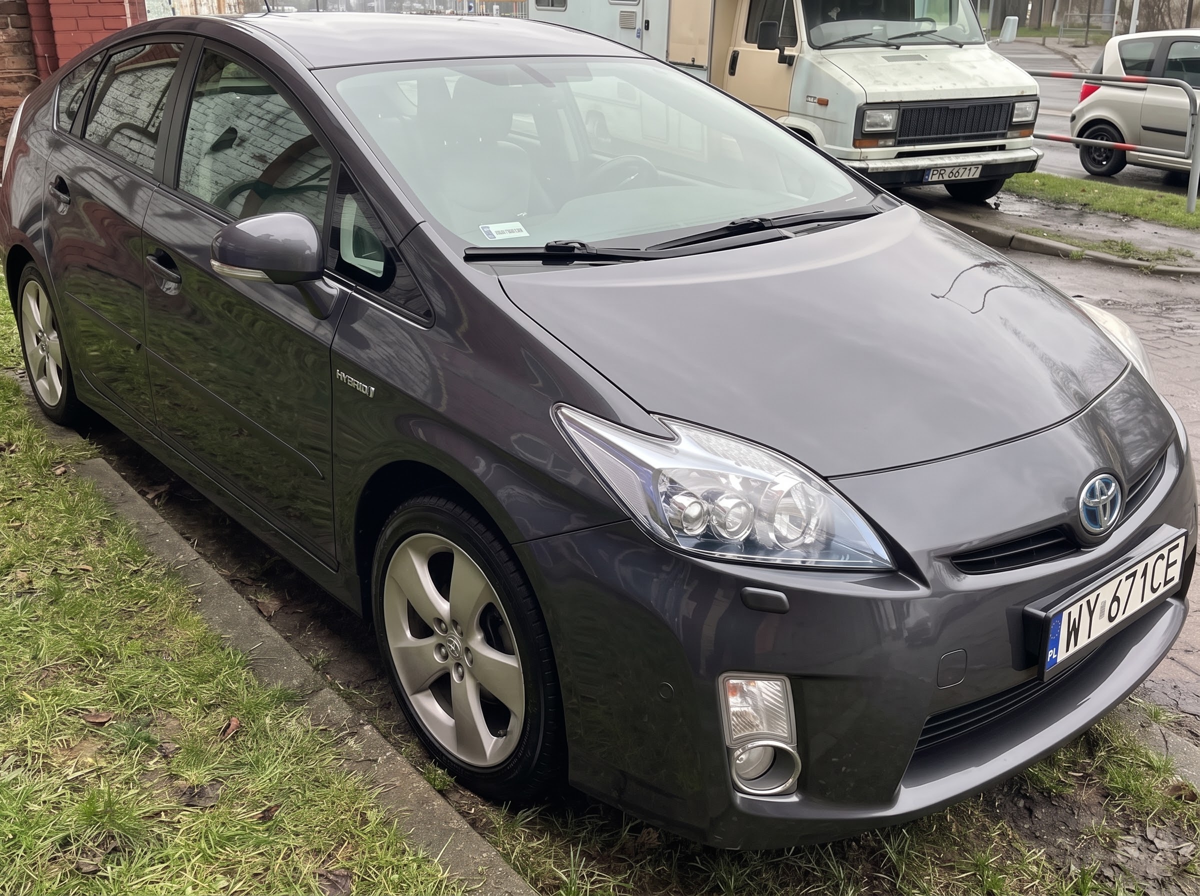 TOYOTA PRIUS